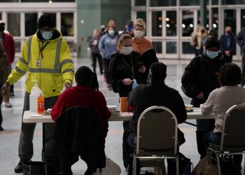 Americans began casting ballots on Tuesday in an Election Day