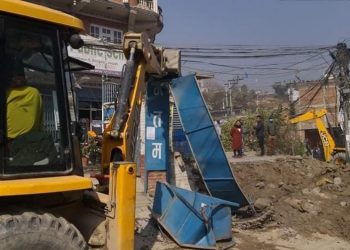 गोकर्णेश्वका मेयर चालिसेको ज्यादती छानिछानी भत्काए स्थानीयको घर