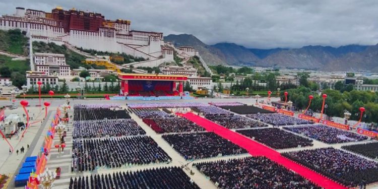 Grand celebration was held in Lhasa to mark 70th anniversary of peaceful liberation of Tibet