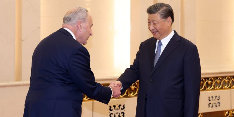 Chinese President Xi Jinping expressed his eagerness to improve Sino-U.S. ties