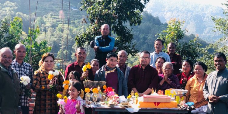 छ्योर्तेनमा गुरु रिन्पोछेको प्रतिमा प्रतिस्थापन