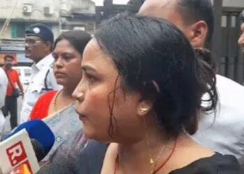 Kamduni woman protester Tumpa Kayal demands transfer of super, CBI investigation in RGCO case