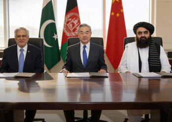 Pakistan and Afghanistan met in China after war