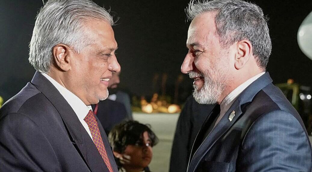 Pakistan and Iran Foreign Ministers Hold Talks on Regional Peace and De-escalation