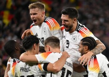Netherlands Shine, Germany Survive Thriller as Group Stage Heats Up