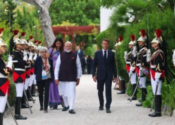 Indian PM Modi Meets French President Macron in France
