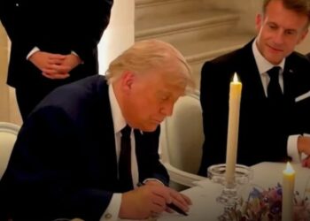 Trump Signs Agreement Extending Iran Ceasefire at Versailles