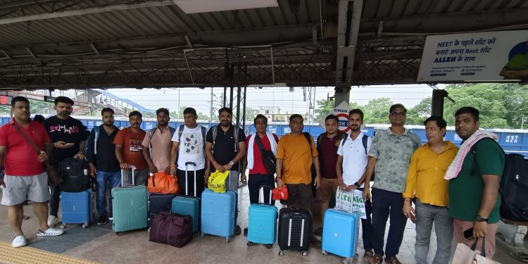 Group of Pilgrims Departs for Darshan of Baba Barfani and Mata Vaishno Devi
